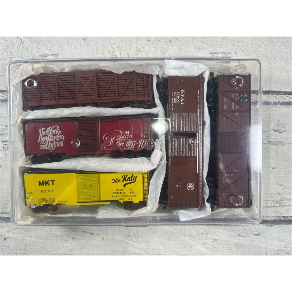 HO Scale Freight Car Lot of 5 DT&I New Haven MKT Stock Car Boxcar Display Case